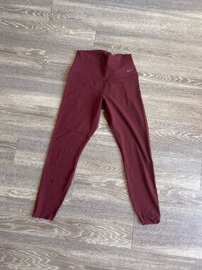 Nike 3/4 Leggings - M
